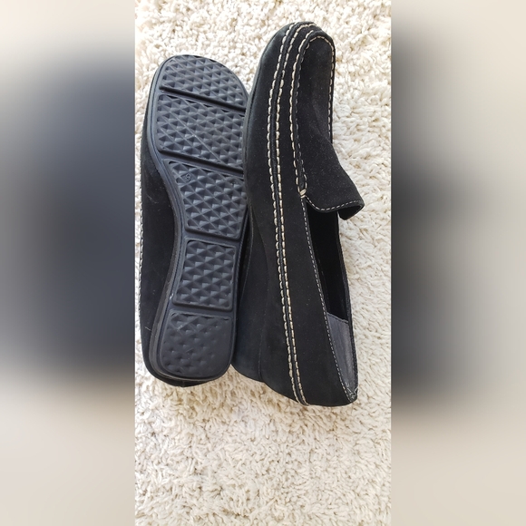 Aerosols Black suede wedge loafers/shoes BLACK tan stitching - Picture 3 of 3